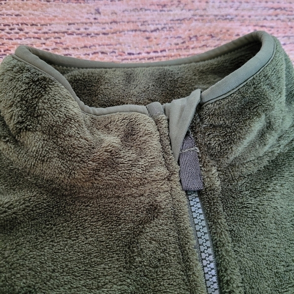 DISNEY Grumpy Fleece Zip Down Sweater | size MEDIUM - Picture 4 of 7